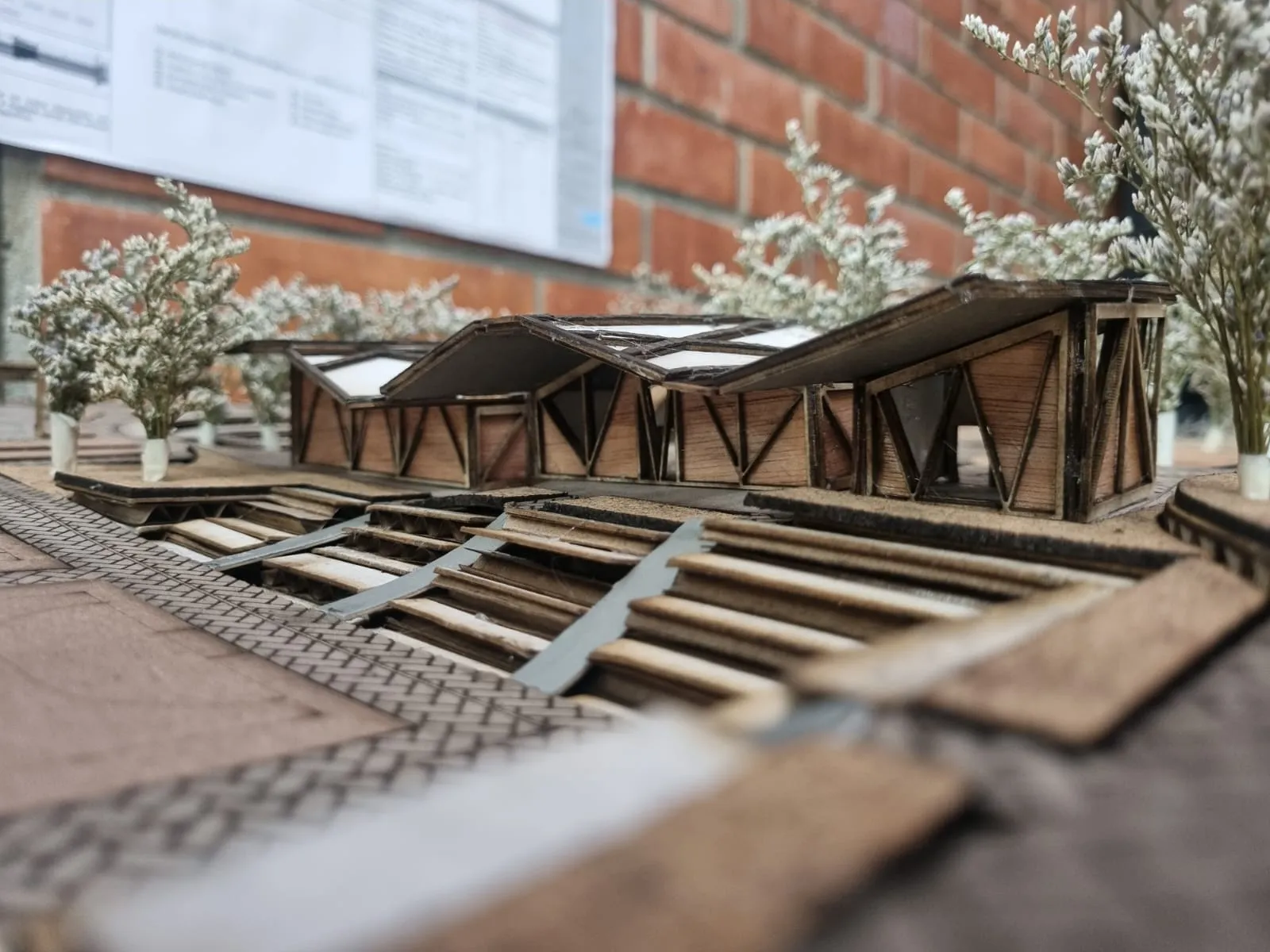 Detalle de las cubiertas y la estructura del equipamiento.